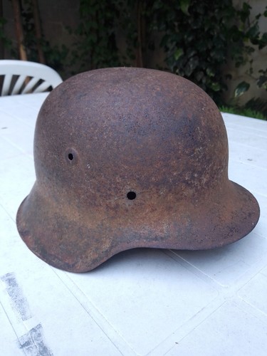 Ancien casque allemand reste - ancien,