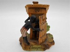 RARE PETITE FIGURINE EN