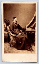 CDV 1865 Portrait abbé curé