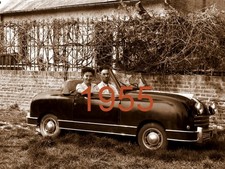 RARE VOITURETTE "ROVIN" + COUPLE VERS 1955 ......... PHOTO (18x24 CM)