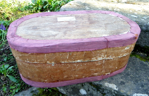 Ancienne grande boîte - boÎte, À
