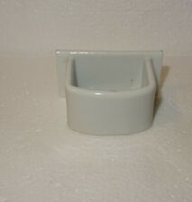 N°8 ANCIENNE MANGEOIRE POUR OISEAUX EN FAÏENCE BLANCHE 