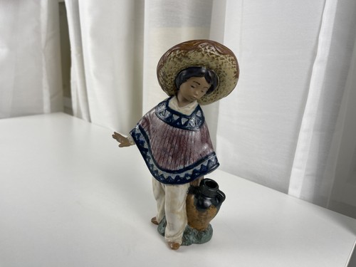 Figurine porcelaine de - figurine,
