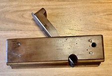 outils anciens,old tool,beau rabot bois ,lames estampillée Peugeot frères...