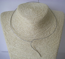 MAGNIFIQUE COLLIER torque ras