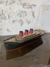 Rare boite de biscuit ancienne Geslot & Voreux en forme de Paquebot Normandie.