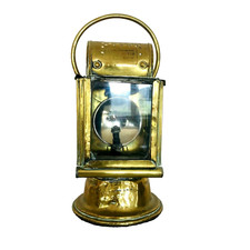 lampe de chef de gare en laiton jaune  . XX siècle .