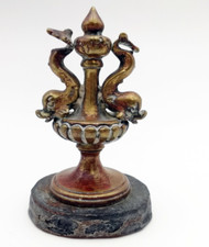 Époque XIXe siècle sujet en bronze doré aux deux dauphins néo-classique