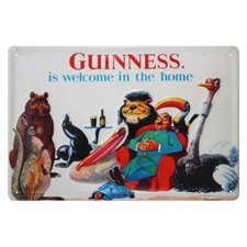 Plaque métal publicitaire 20x30cm bombée en relief : GUINNESS is welcome in th