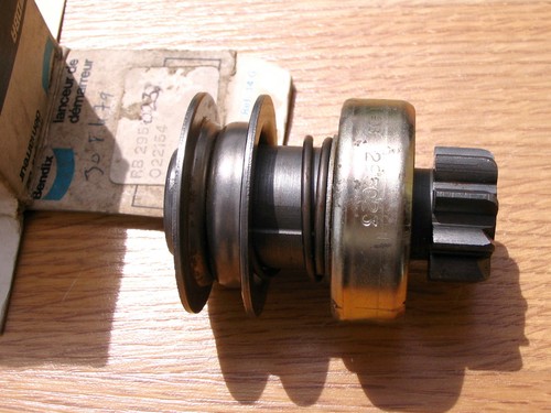 Peugeot 204 304 - diesel,, pignon