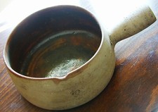 Caquelon en terre cuite vernissé a l'interieur