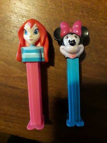 Distributeur bonbons pez - à,