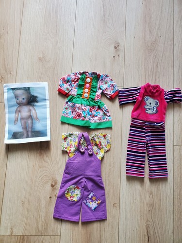 Lot vêtements pour - , poupée