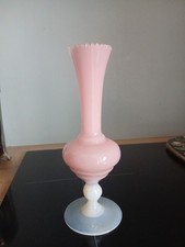 ancien vase en opaline rose de