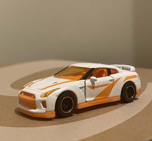 Miniature majorette nissan gtr - miniature,