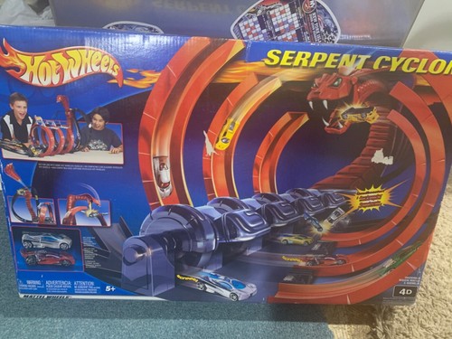 Hot wheels serpent - hot,