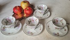 Quatre tasses Art-Déco. Jean