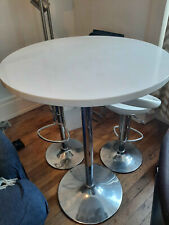 table haute de bar avec deux chaises réglables 1m05 70cm de diamètre