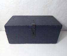 ancien coffre en bois bleu