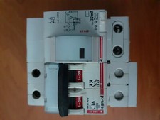 Disjoncteur différentiel monobloc DX³6000 10kA arrivée haute et départ bas à vis