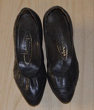 ANCIENNE PAIRE DE CHAUSSURE EN