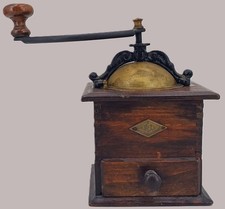 Ancien moulin à café manuel