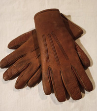 Minuscules gants d'enfant