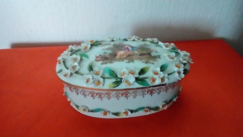 Bonbonniere porcelaine - ,