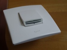 LEGRAND NEPTUNE 1 interrupteur Bouton Poussoir Lumineux Voyant 89907 inclus