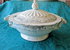 Soupière en porcelaine de limoges Haviland modèle courette