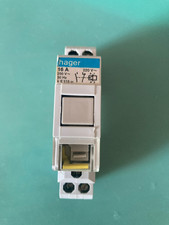 télérupteur hager  16A 220v E51501 /E515 01