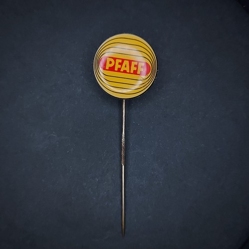 Ancienne broche badge machine
