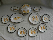 CREIL & MONTEREAU,DINETTE EN FAIENCE,DECOR DE LAPINS, 11 PIECES.