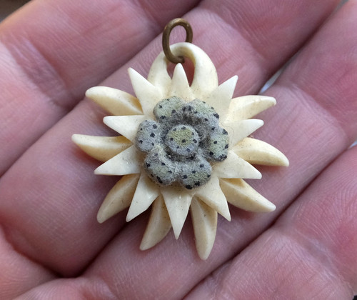 Ancien pendentif matière - ancien,