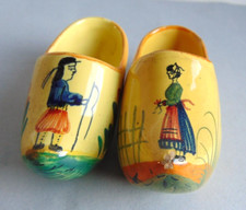 Deux sabots miniatures