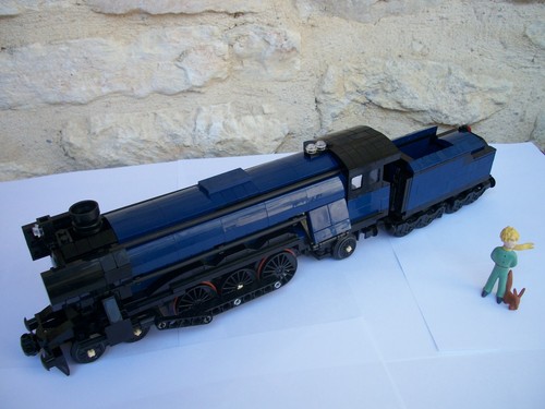 Lego train emerald - lego, night