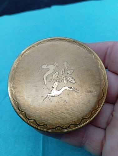 Poudrier boîte poudre - a,