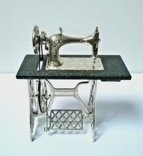 Objets miniatures couture - miniatures,