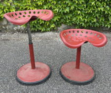 Tabourets vintage siège de tracteur en métal rouge année 50