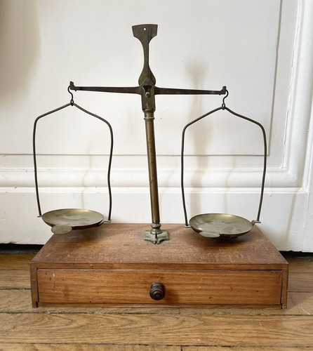 Balance trébuchet ancien bois