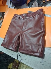 Nouveau short en cuir de
