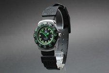 *Presque comme neuve* montre