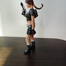 Tomb Raider Lara Croft Figure