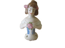 DEMI FIGURINE POUPEE A