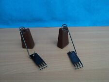 1 PAIRE DE GRIFFES DE LISIERE