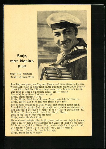 Marin avec accordéon - avec,