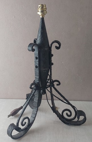 Ancien pied lampe fer - de,