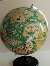 Mappemonde avec carte écrite en latin h 41 cm D 32 cm poids 1kg 500 