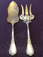 Splendide Paire de Couvert à Poisson entièrement en argent massif avec ARMOIRIES