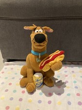 Peluche chien Scooby-Doo avec Hot Dog et Soda Scobby Cola
